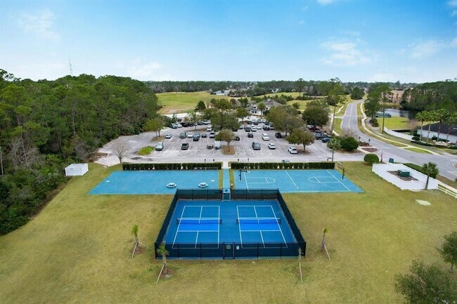 Building Photo - 550 Florida Club Blvd