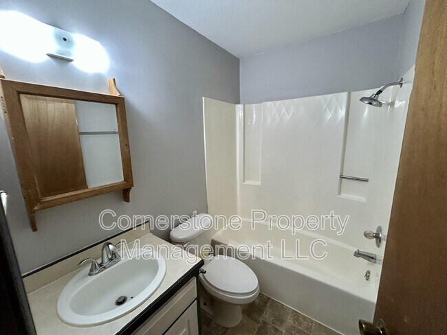 Building Photo - 1235-37 Spruce Street - 1237