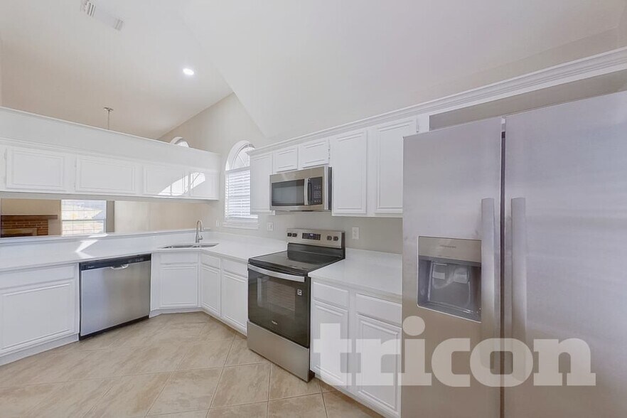 Building Photo - 10224 Long Rifle Dr