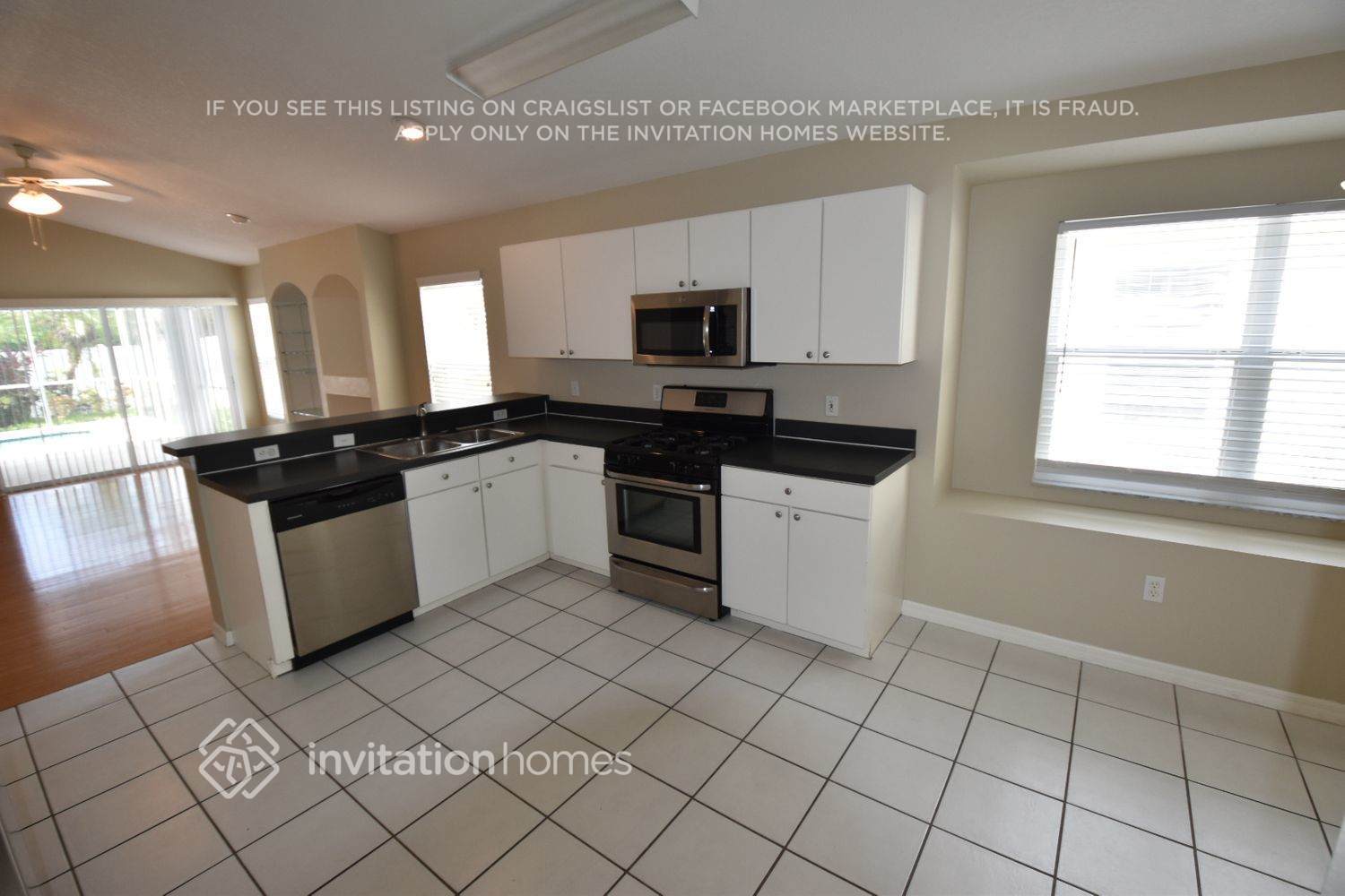 Building Photo - 11286 Beebalm Cir