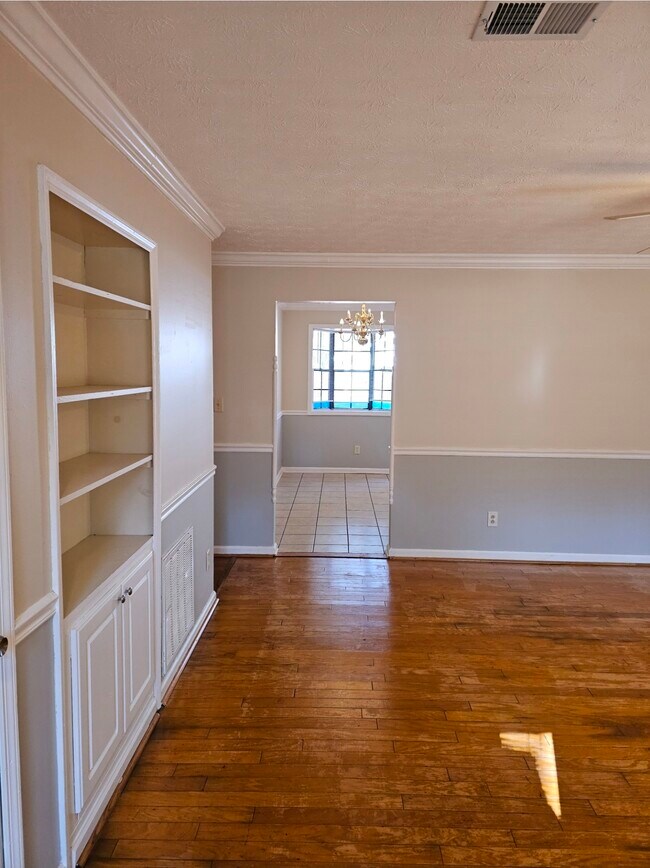 Building Photo - 3126 Caliente Ln