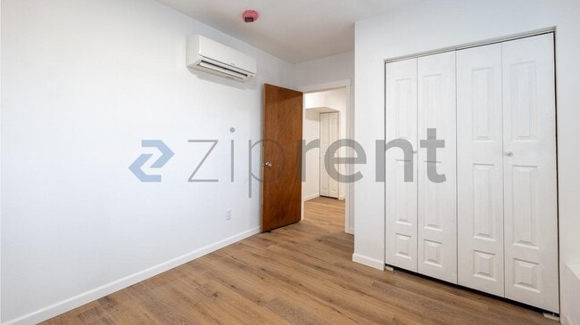 Building Photo - 307 E Thorn St