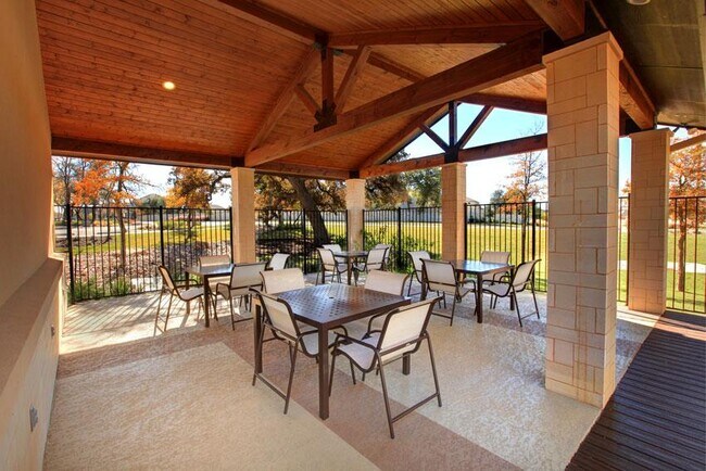 Building Photo - 117 Stone Cyn Dr