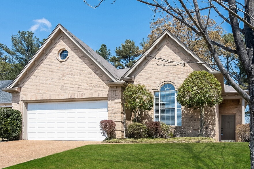 Primary Photo - 155 Garden Springs Dr