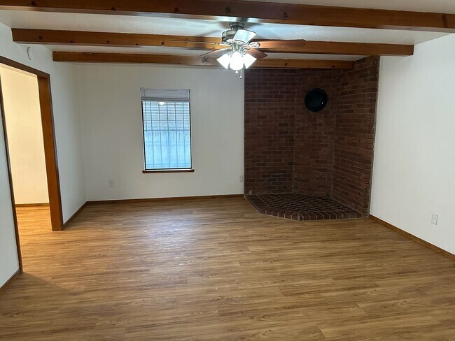 Building Photo - 570 N Lemona St