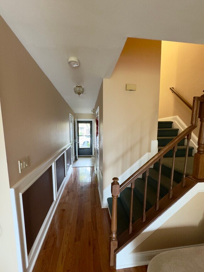 Building Photo - 2 Belmont