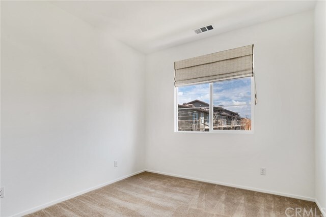 Building Photo - 677 Savi Dr