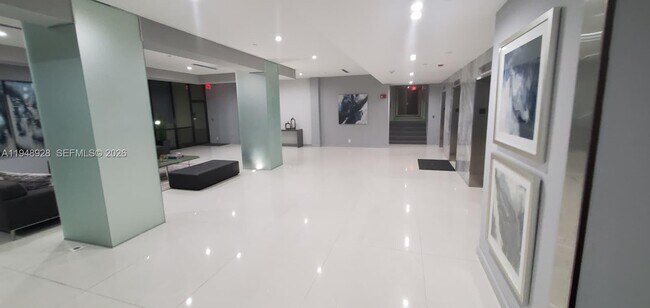 Building Photo - 20379 W Country Club Dr