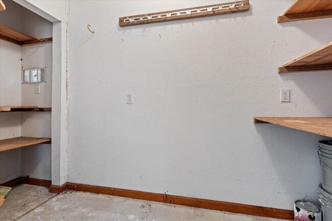 Building Photo - 2510 Golden Park Ln