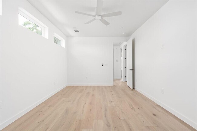 Building Photo - 2917 Lyons Rd