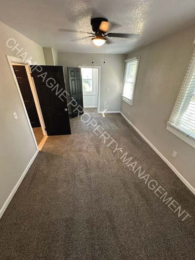 Building Photo - Single Family Home in Kansas City