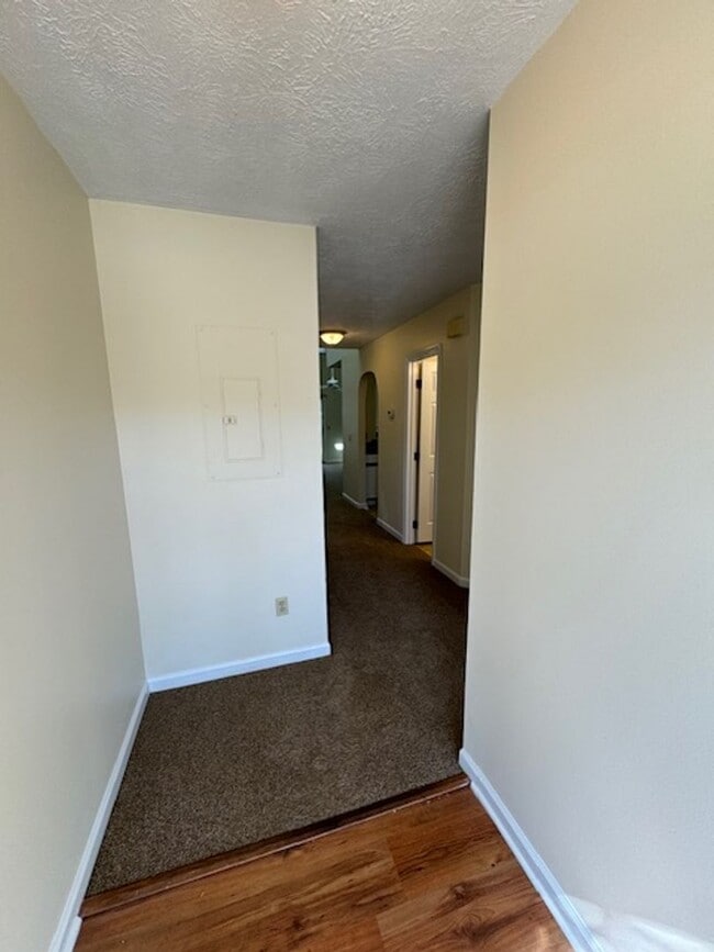 Building Photo - Close to Wrightsville Beach - Hanover Place