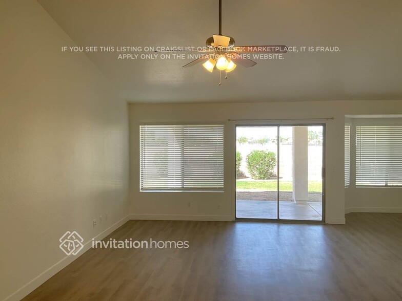 Building Photo - 482 N Falcon Dr