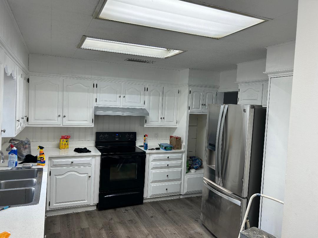 Building Photo - 616 Riverside Dr