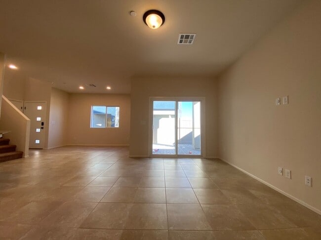 Building Photo - 4 BED 3 BATH Townhome, 1 LOFT, 2 GARAGES, GATED!