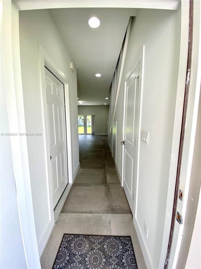 Building Photo - 5860 Lincoln St