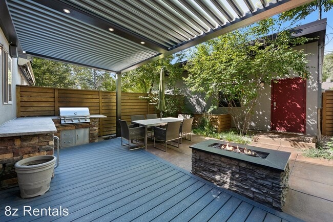 Building Photo - 3 br, 3.5 bath House - 2127 Lowell Blvd