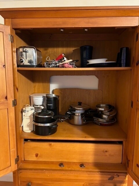 dishes and pots & pan - 600 NW 7th Ave