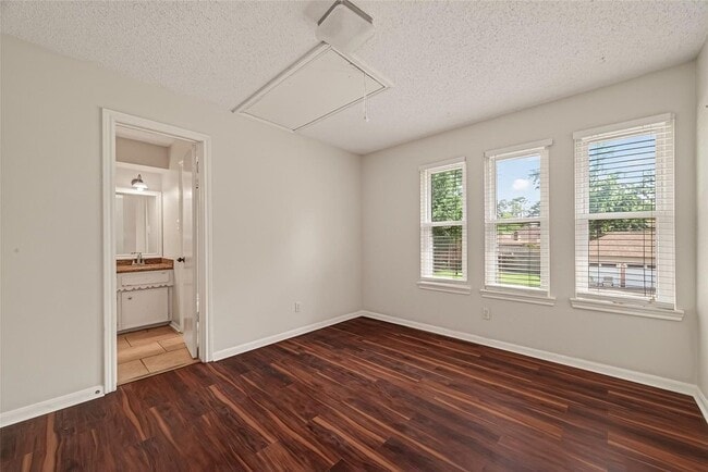 Building Photo - 14507 Ravenhurst Ln