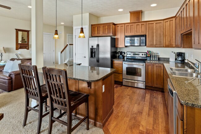 Building Photo - 23251 Sunserra Loop NW