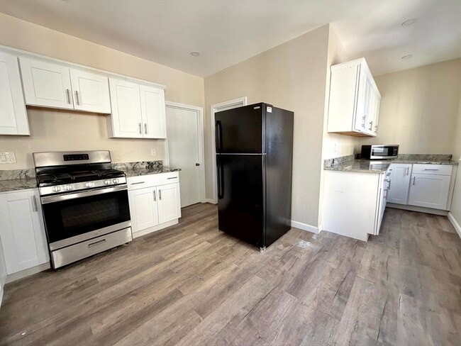 Building Photo - 21 Oakland Ave