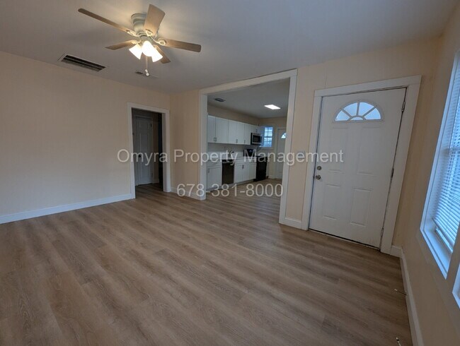 Building Photo - Charming 2 Bedroom Duplex Unit in Atlanta!