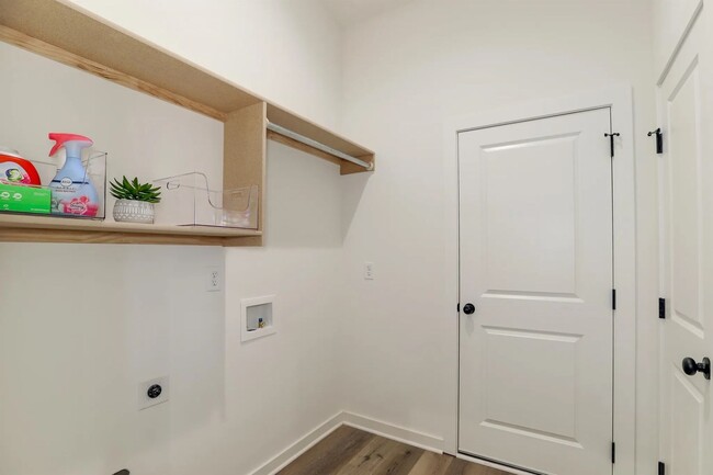 Building Photo - 5314-5316 Pinecrest