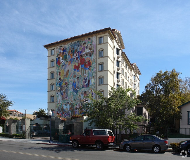 Building Photo - Villa Harvey Mandel