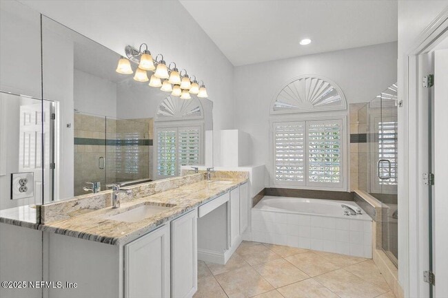 Building Photo - 4126 Richmond Park Dr E