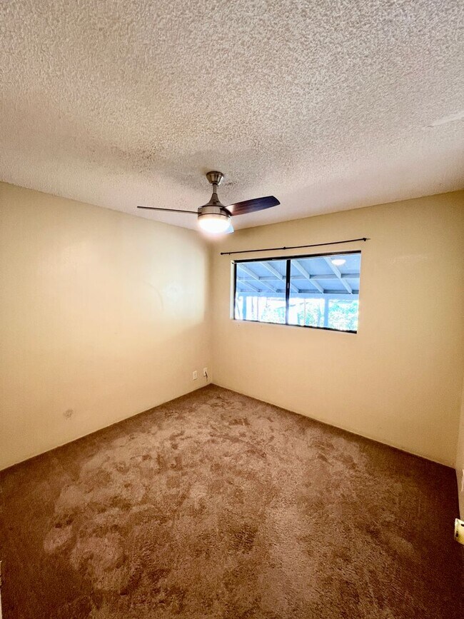Building Photo - UNFURNISHED 3 BED/2BA PRIVATE HOME WITH OCEAN VIEW