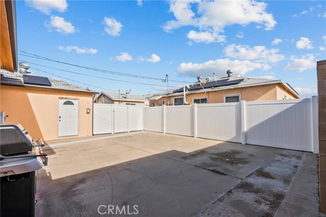 Building Photo - 7239 Kraft Ave