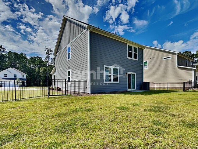 Building Photo - 308 West St