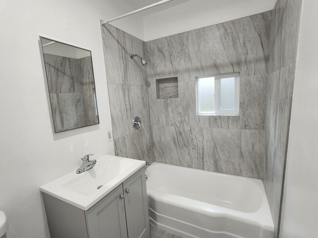 Bathroom - 1316 Prado St