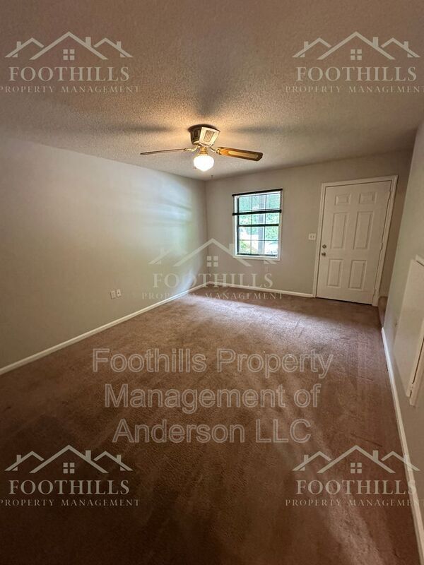 Building Photo - 119 Woodland Dr