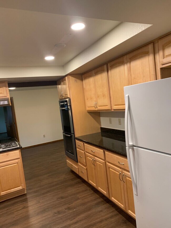 Building Photo - 3790 NW Wisteria Way