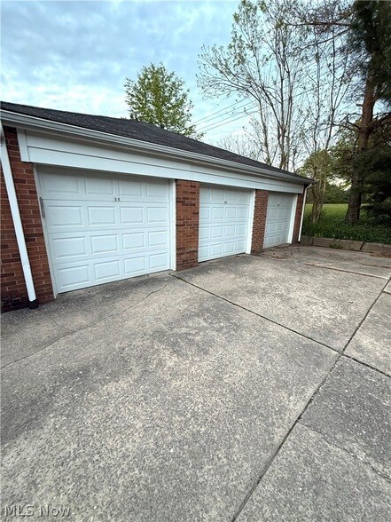 Building Photo - 6469 Diana Dr