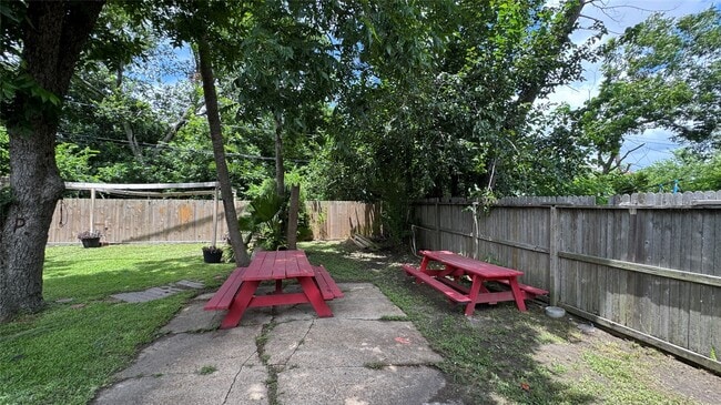 Building Photo - 2514 Rodney St