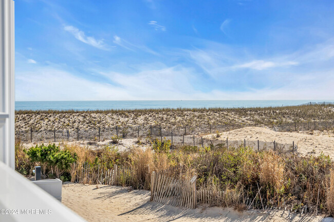 Building Photo - 42 Dune Terrace