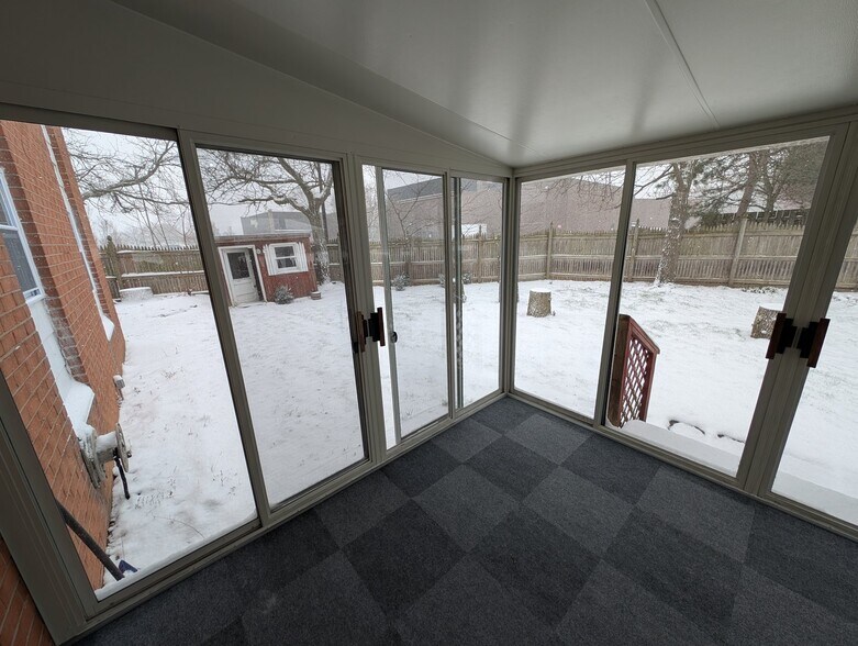 Building Photo - 35 Terrel Dr