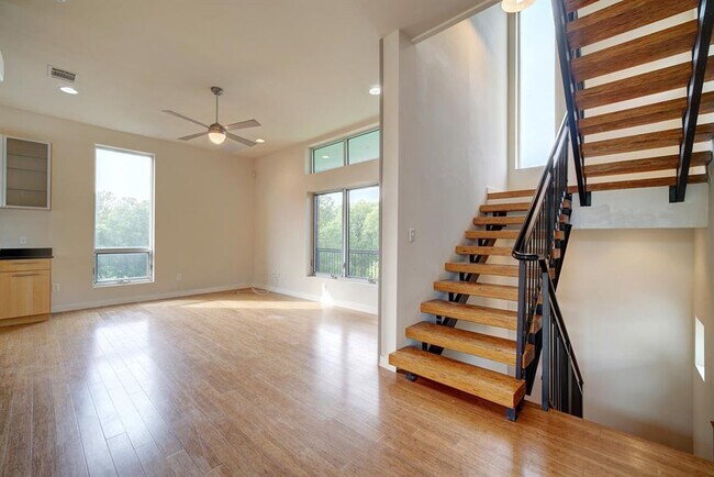Building Photo - 5312 Agatha Cir