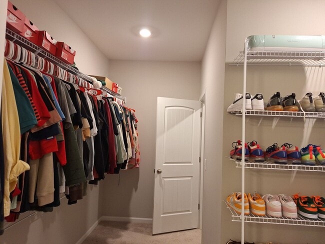 Building Photo - Outstanding Three Bedroom Home in the Ashcroft Community!