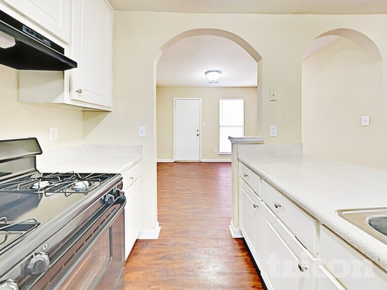 Building Photo - 6728 Chesepeake Trail