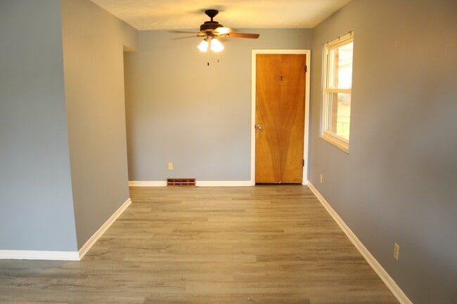 Building Photo - 1703 Shady Lane Rd