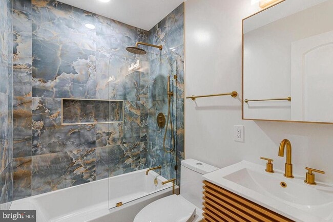 Building Photo - 1609 17th St SE