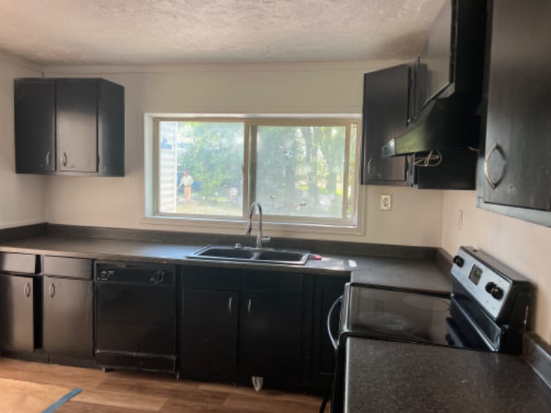 Building Photo - 1600 Curtis Ave