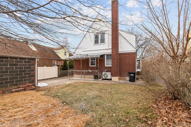 Building Photo - 82-51 257th St