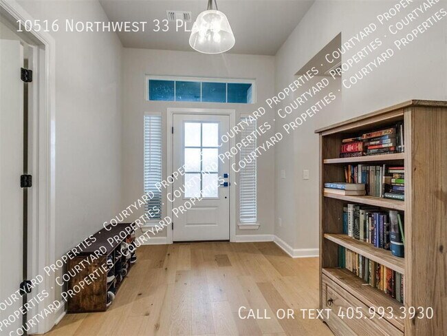 Building Photo - 10516 NW 33rd Pl