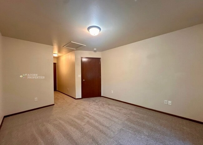 Building Photo - 1668 Stremler Dr