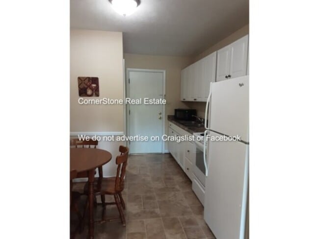 Building Photo - 7646 Brewster Pl