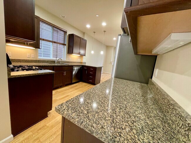 Building Photo - 17831 NE 95th Ct